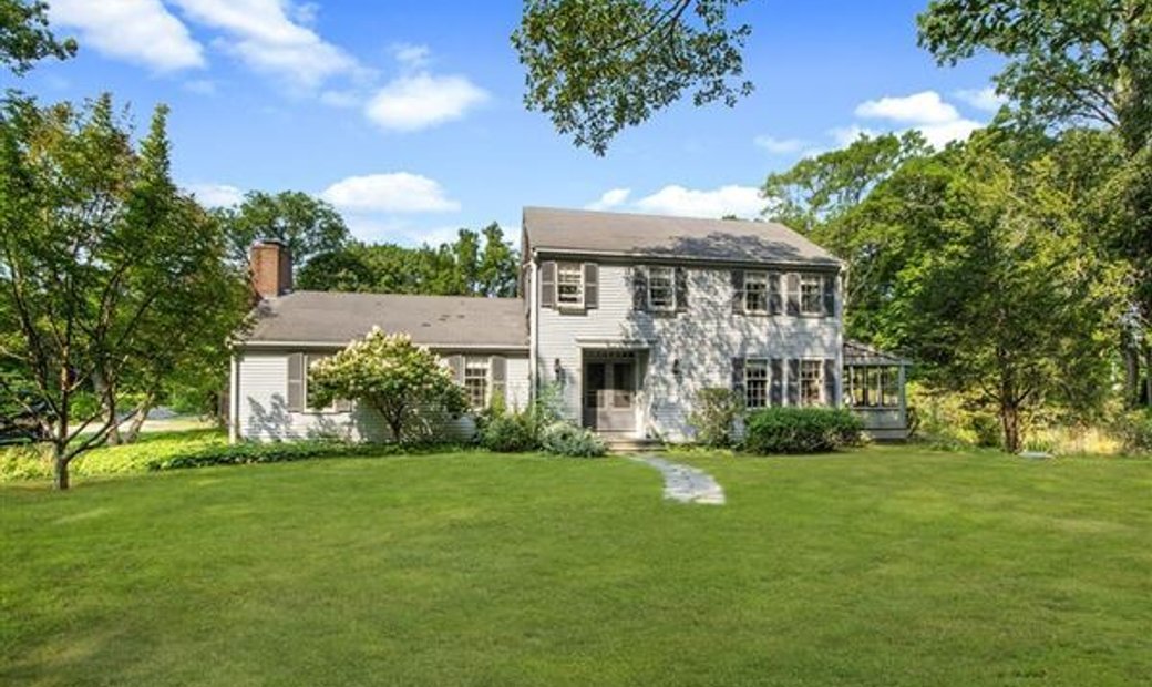 Amazing Property In Cohasset Village In Cohasset Massachusetts United   1040x620xc 