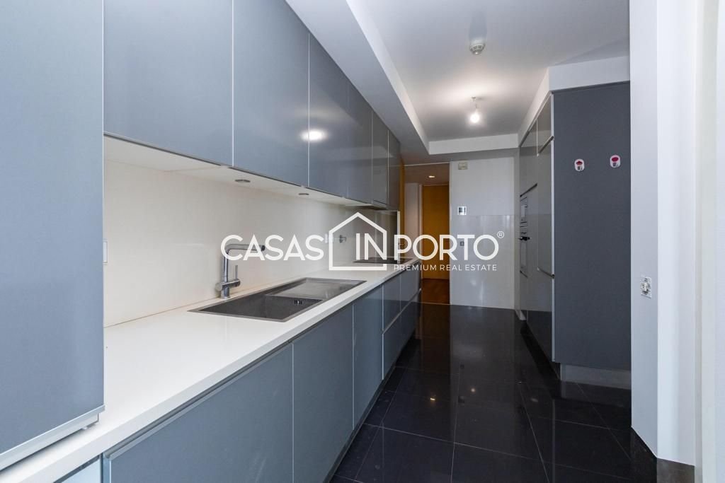 Apartment in Lordelo do Ouro e Massarelos, Porto District, Portugal 4 - 12476971