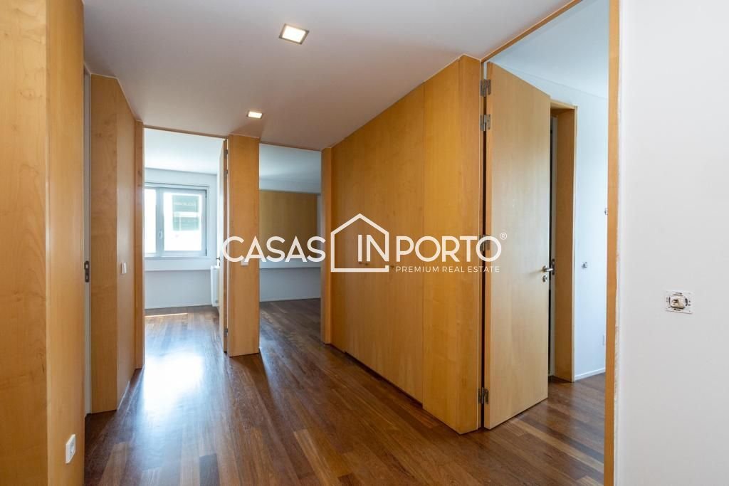 Apartment in Lordelo do Ouro e Massarelos, Porto District, Portugal 5 - 12476971