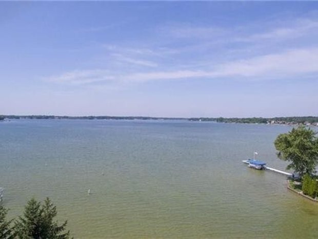 Land in Sylvan Lake, Michigan, Vereinigte Staaten 1