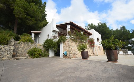 Chalet in Sant Carles de Peralta, Santa Eularia des Riu, Balearic Islands 1