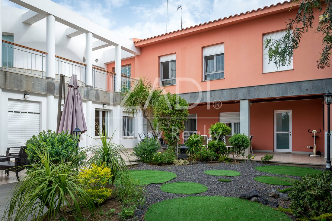 Chalet in Ciudad Jardin, Las Palmas de Gran Canaria, Spain 2 - 12478020