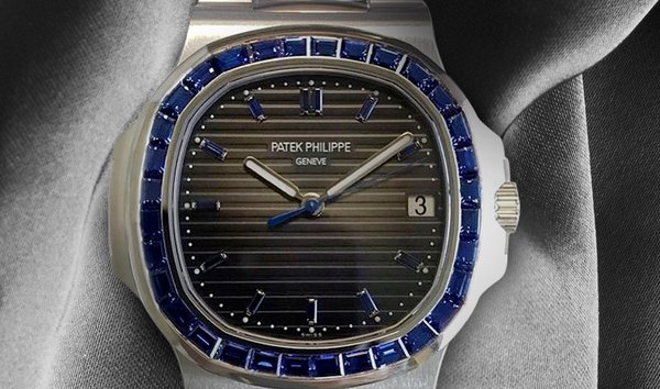 Patek Philippe Nautilus 5711/111P Blue Sapphire Bezel (12478467)