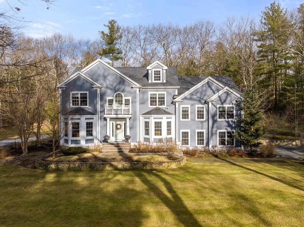 Striking Contemporary Colonial In Sudbury, Massachusetts, United States