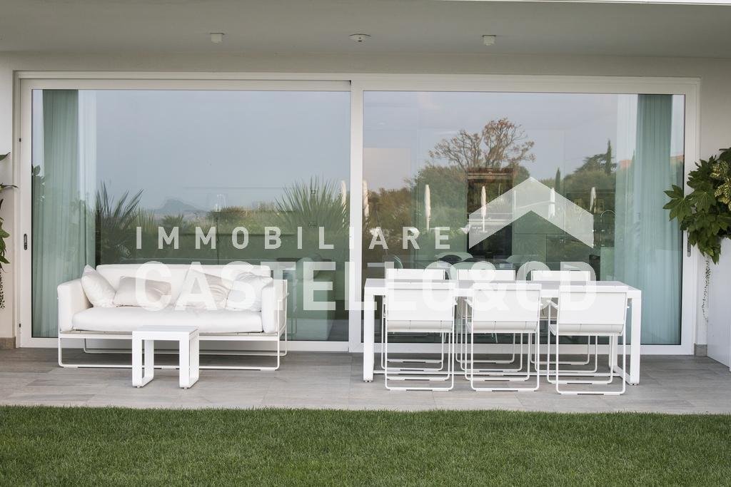 Apartment in Hill Zone, Padenghe sul Garda, Lombardy 1 - 12478952