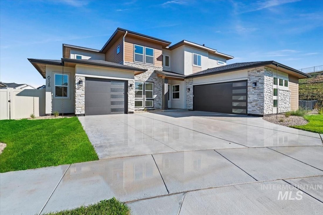 6 Bedrooms Single Family Detached In Meridian, Idaho, United States For