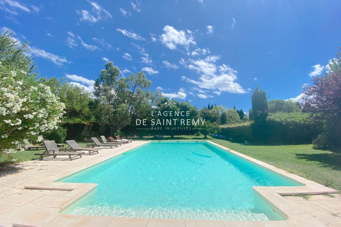 Villa in Saint-Rémy-de-Provence, Provence-Alpes-Côte d'Azur, France 2 - 12480256