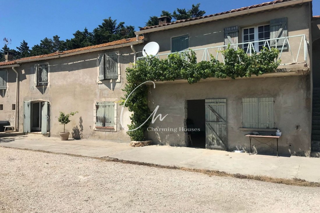 Vente Maison 9 Pièce(s) In Arles, Provence Alpes Côte D'azur, France For Sale (12480259)