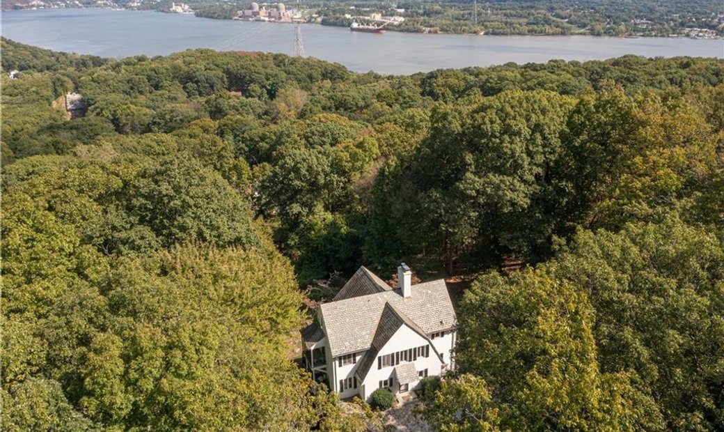 126 Buckberg Mountain Road, Tomkins In Tomkins Cove, New York, United