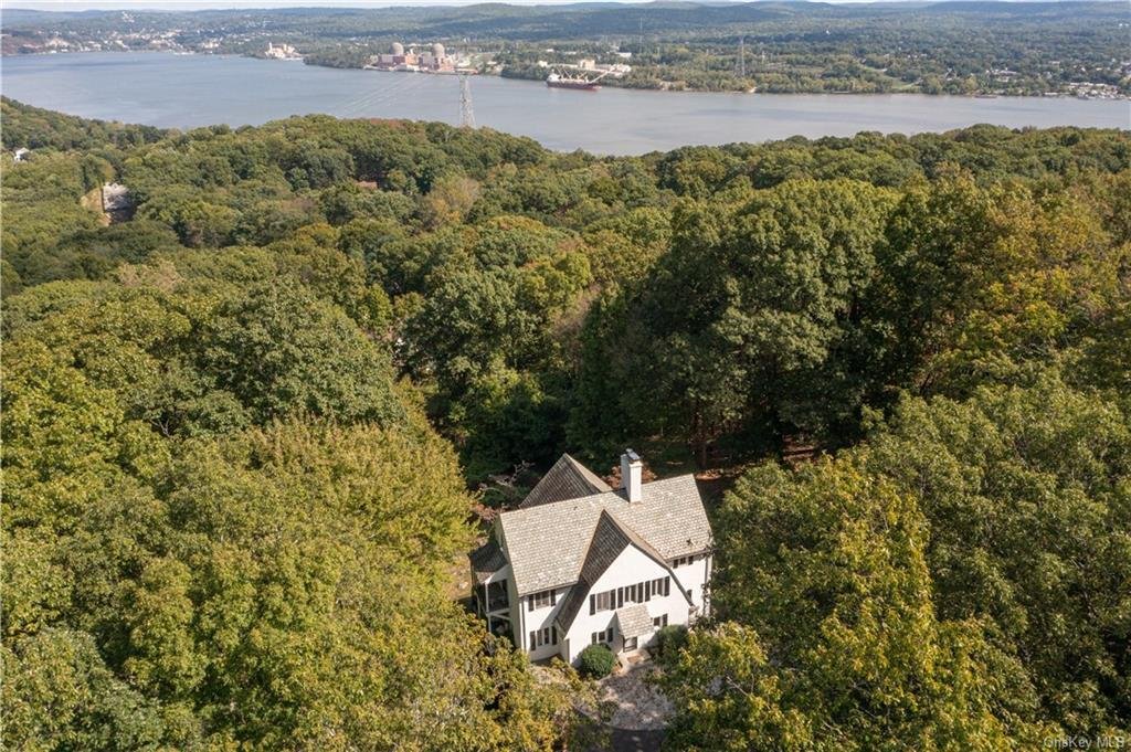 126 Buckberg Mountain Road, Tomkins In Tomkins Cove, New York, United