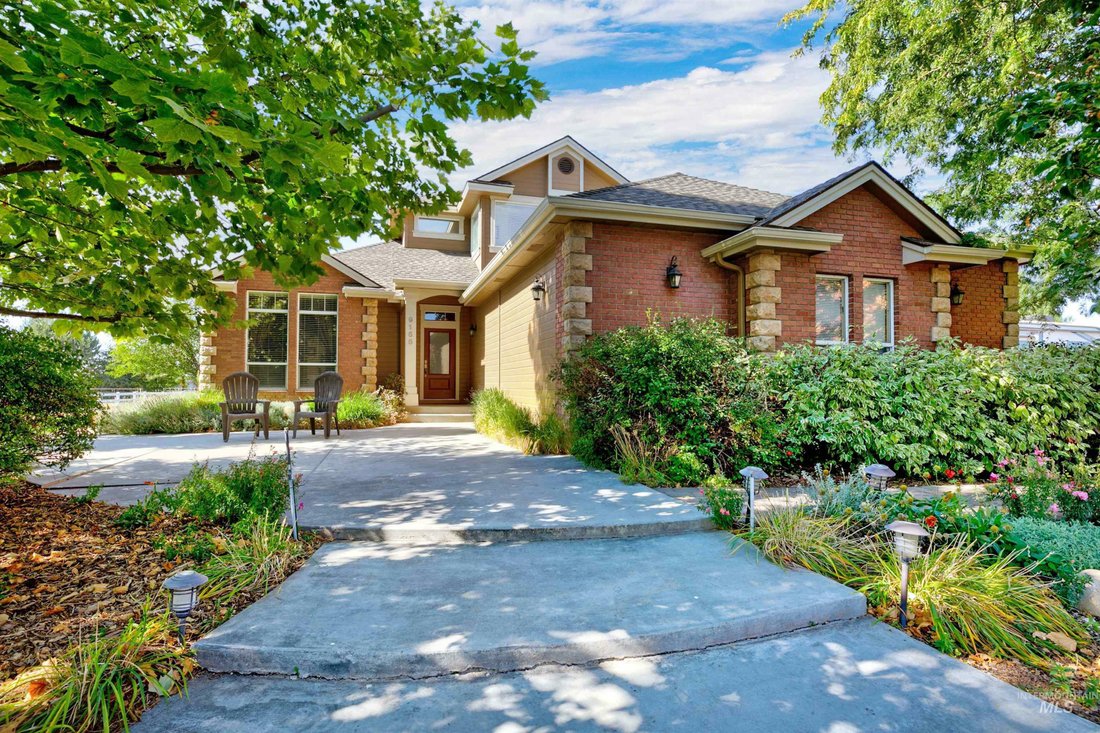 Spectacular Light Filled Custom Home In Kuna, Idaho, United States For