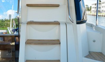 Monte Carlo MC5 Flybridge