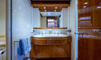 Ferretti 94