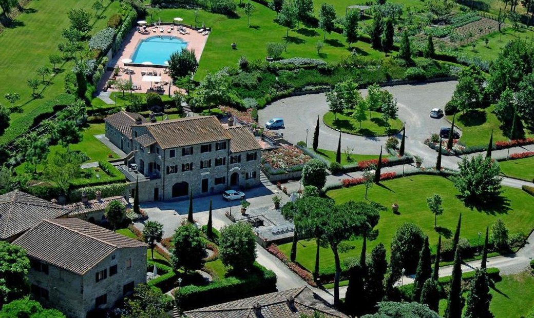 Huge In Tuscany For Sale In Cortona, Tuscany, Italy For Sale