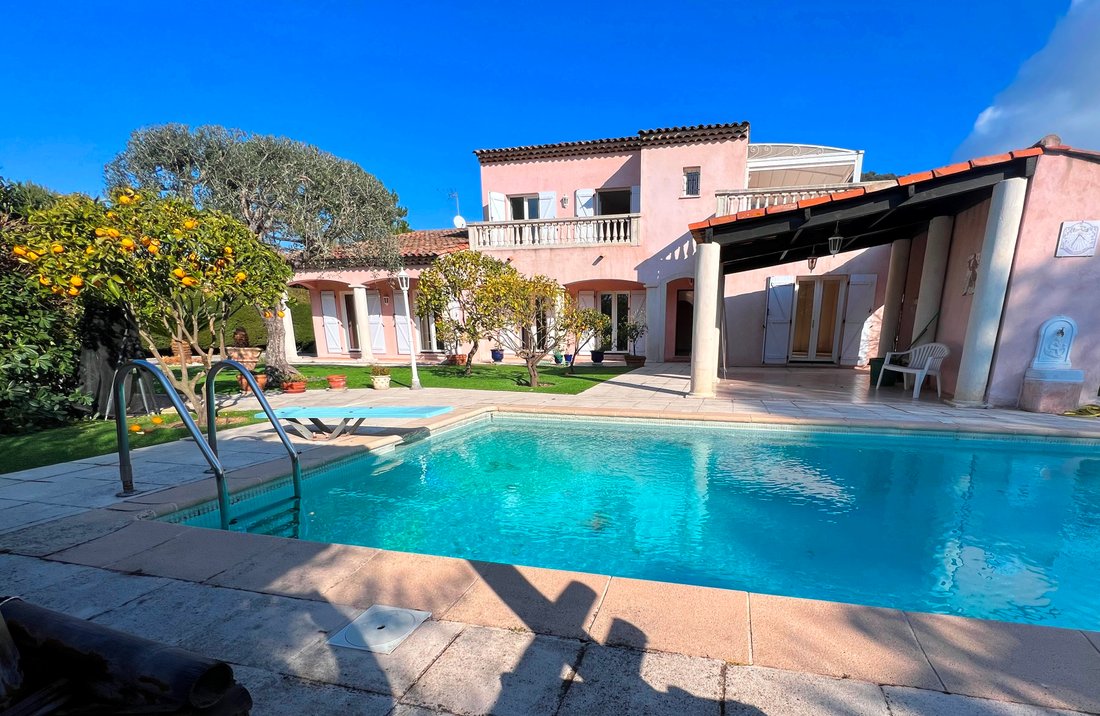 Villa in Villefranche-sur-Mer, Provence-Alpes-Côte d'Azur, France 3 - 12487659