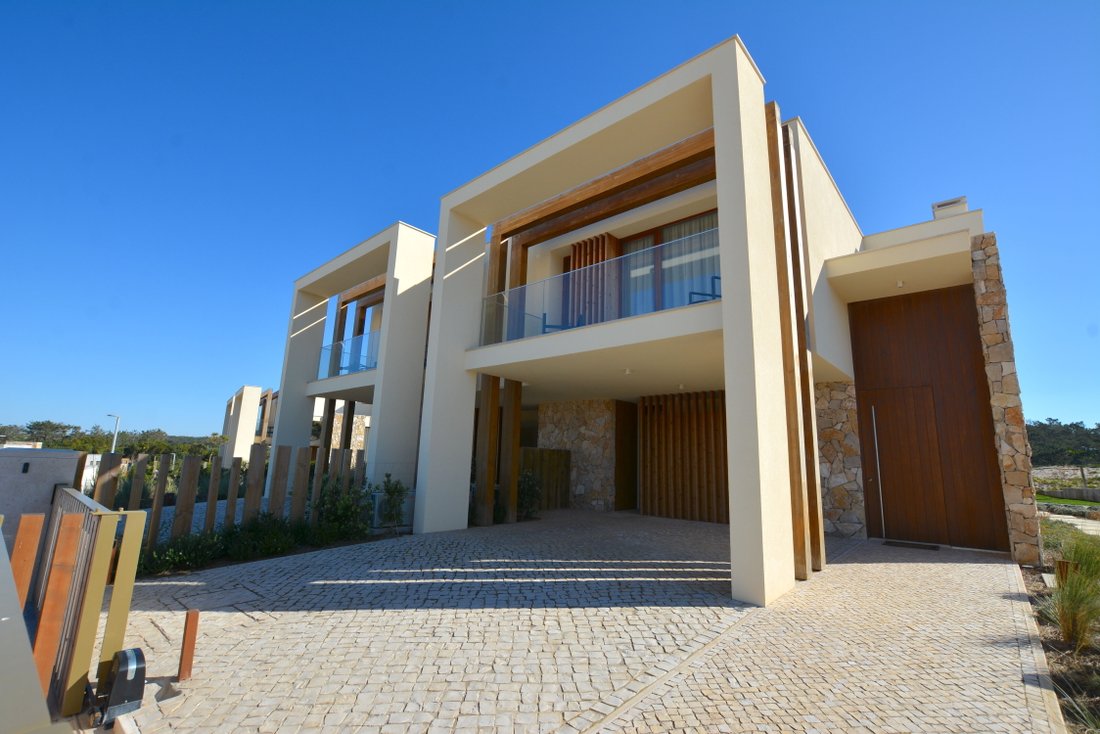 Charming 3 Bedroom Twin Villa Duplex For In óbidos, Leiria District