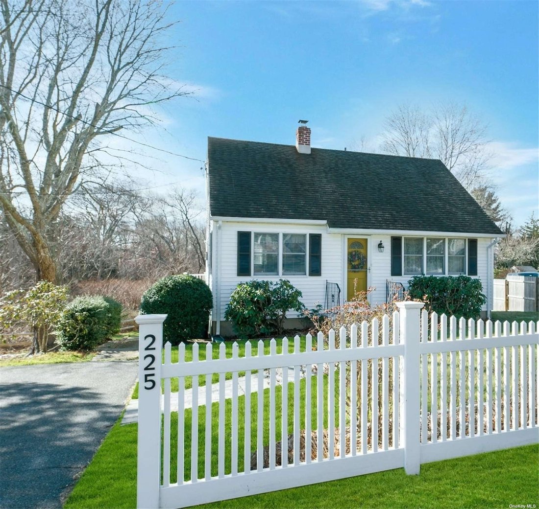 House Jamesport In Aquebogue, New York, United States For Sale (12489933)