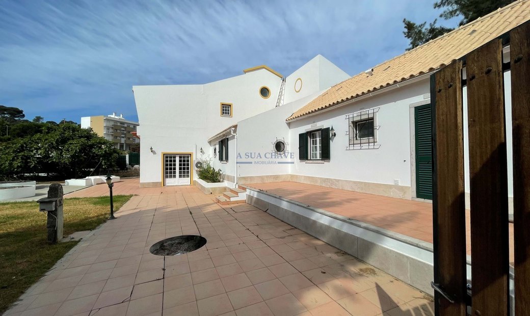 Villa In Sesimbra, Setubal, Portugal For Sale (12489484)