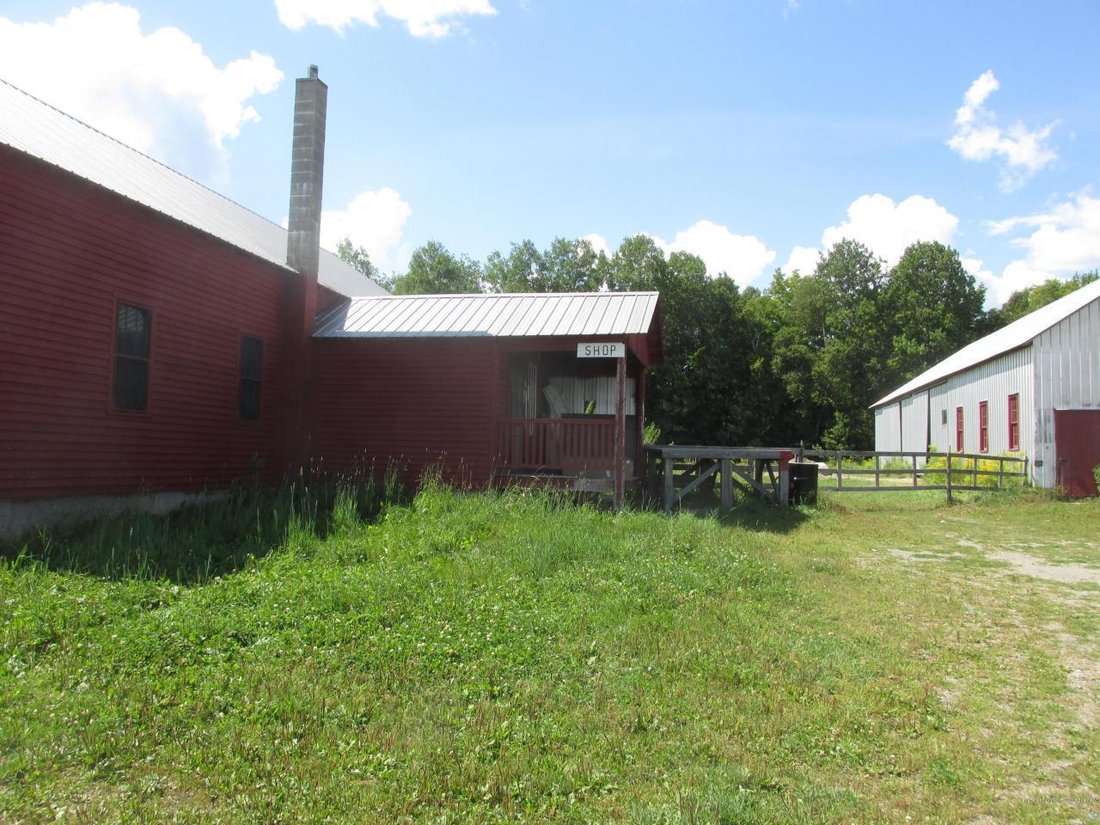 9 Bedrooms Single Family Detached In Sherman, Maine, United States For Sale (12491132)
