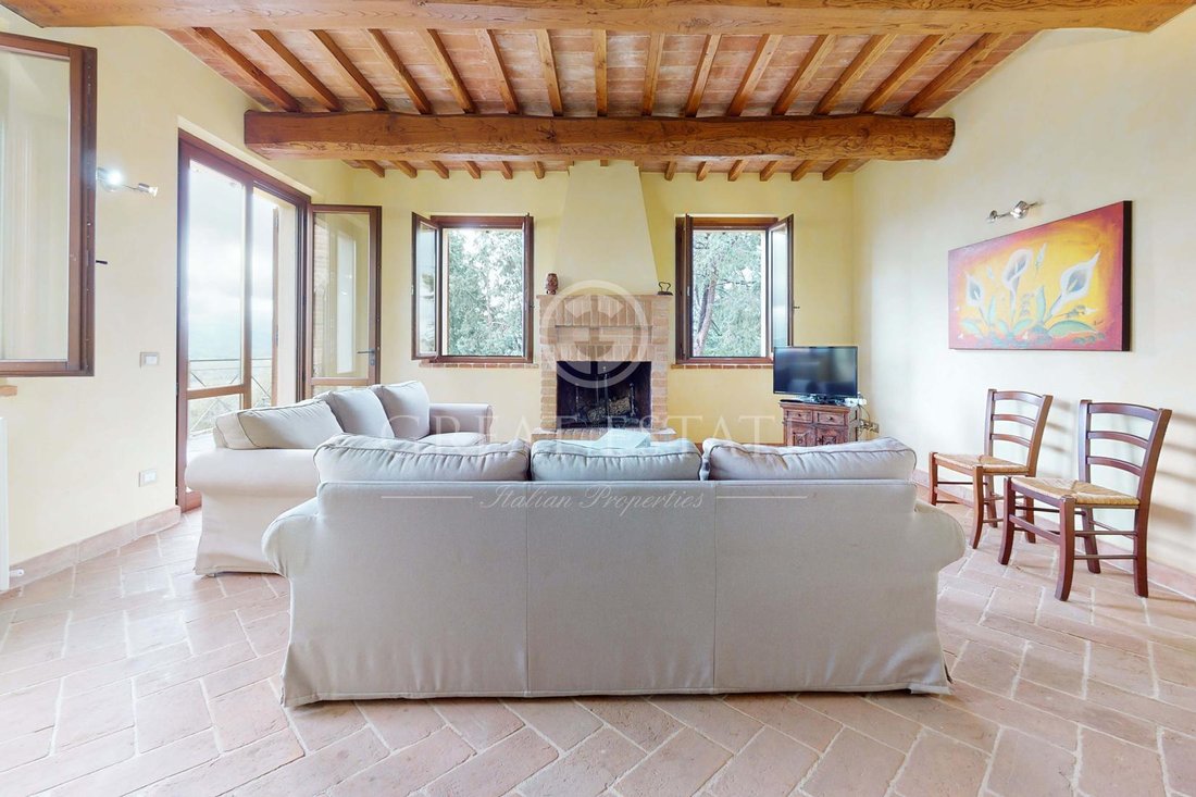 Estate in Castiglione del Lago, Umbria, Italy 2 - 12490482