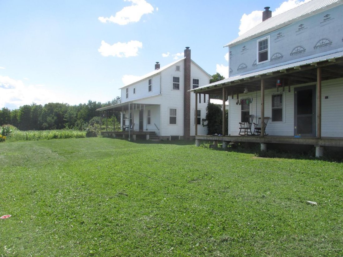 9 Bedrooms Single Family Detached In Sherman, Maine, United States For