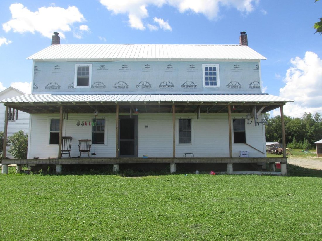 9 Bedrooms Single Family Detached In Sherman, Maine, United States For