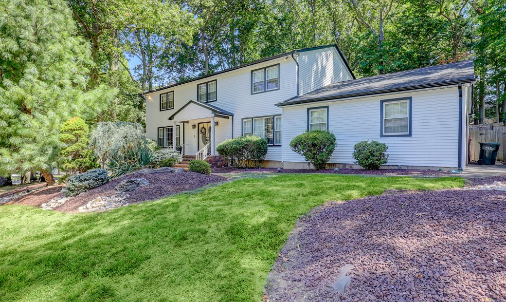 5 Bedrooms Single Family In Marlboro Township, New Jersey, United States For Sale (12491689)