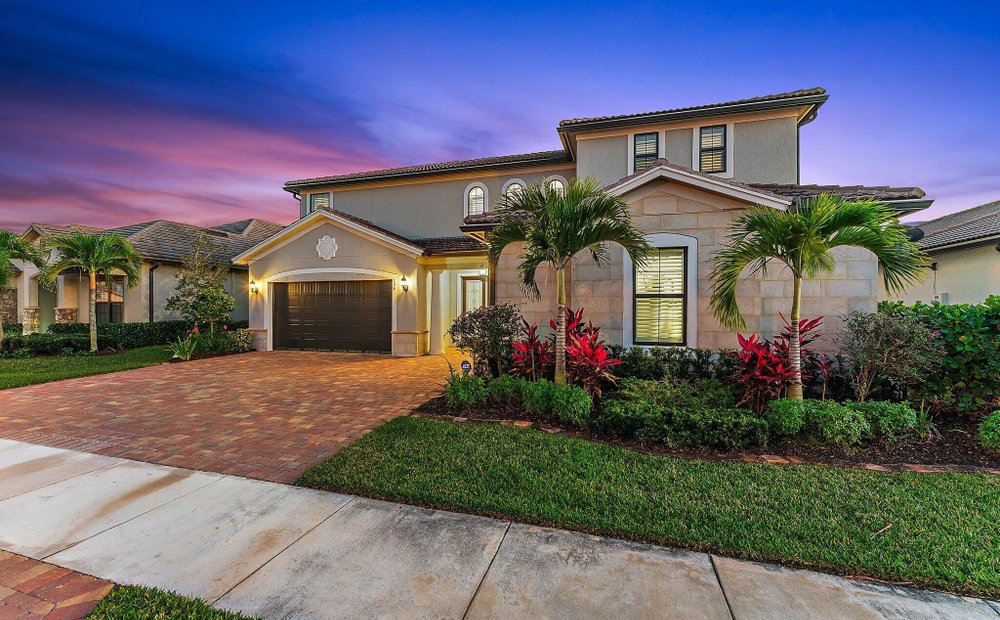 Luxury homes for sale in Jupiter Island, Florida | JamesEdition