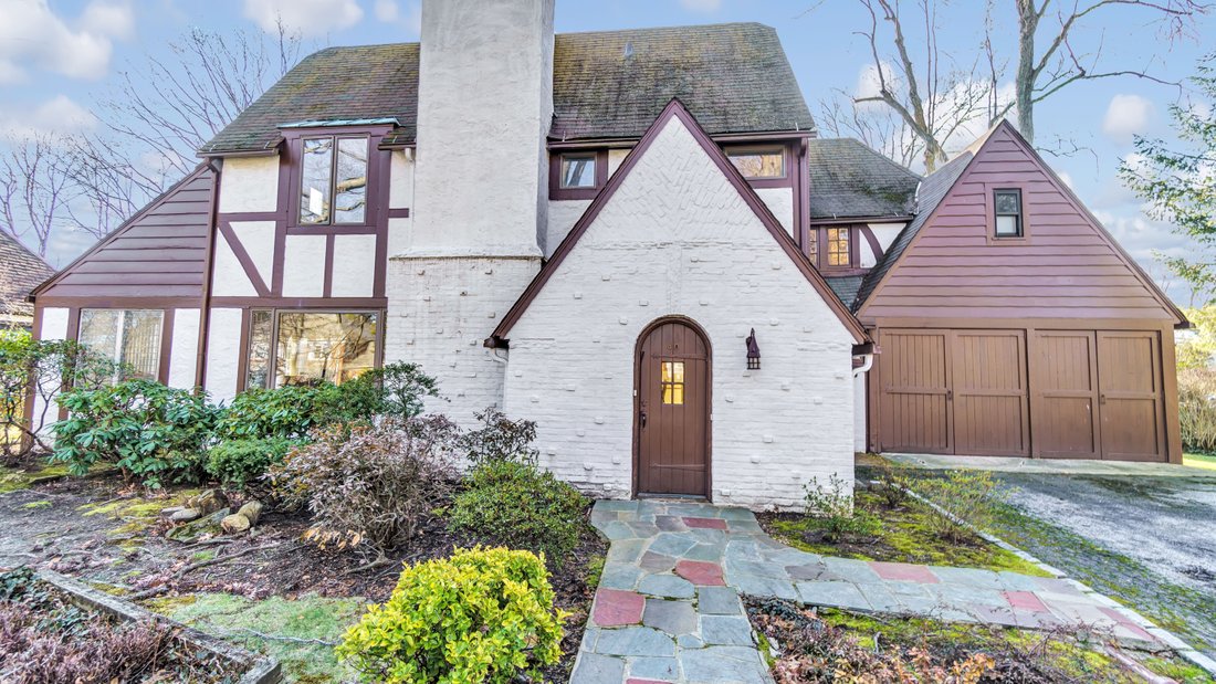 40 Arleigh Road, Great Neck, Ny, 11021 In Great Neck, New York, United