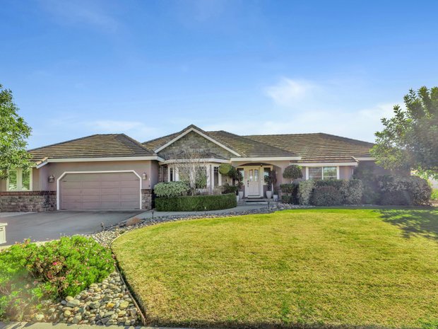 hollister homes for sale