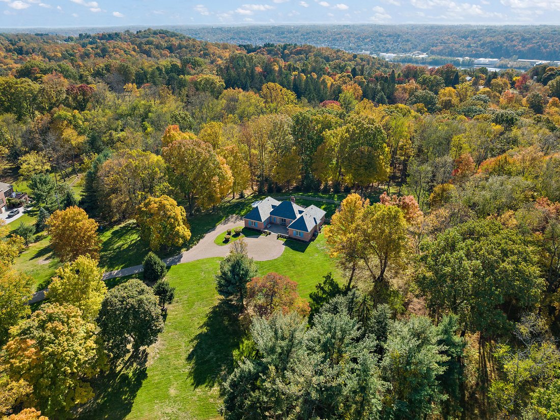 6 Thawmont Drive, Sewickley, Pa 15143 In Sewickley, Pennsylvania