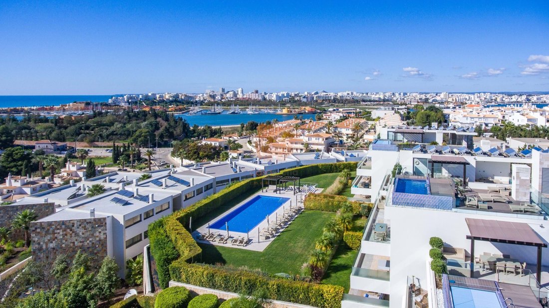 Private Apartment Panoramic Views And Luxury In Ferragudo, Algarve