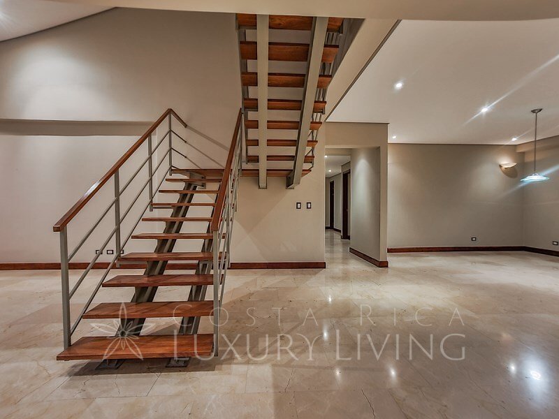 Apartment in Escazu, San José Province, Costa Rica 4 - 12502457