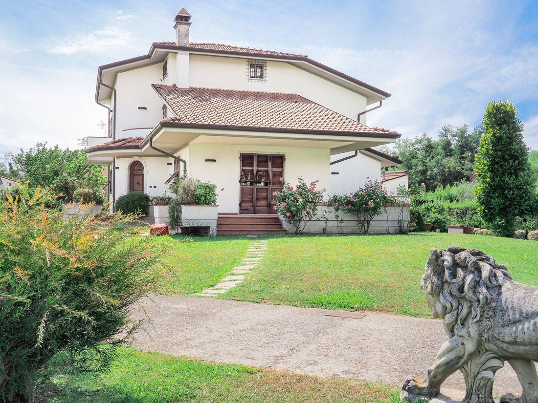 Villa In Vendita A Carrara, Sant'antonio In Carrara, Tuscany, Italy For ...