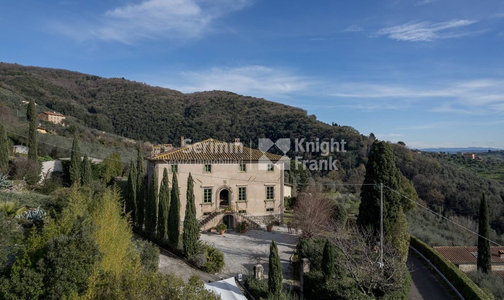 Single House For Sale In Lucca En Lucca, Toscana, Italia En Venta