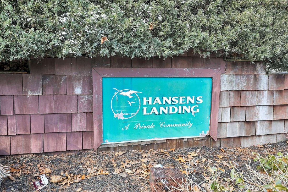 Townhouse Islip In Islip, New York, United States For Sale (12503078)