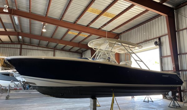 Pursuit 310 Center Console (12504990)