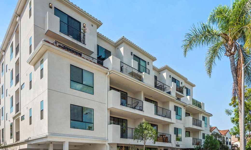 Condo Los Angeles In Los Angeles, Ca, United States For Sale (12504818)