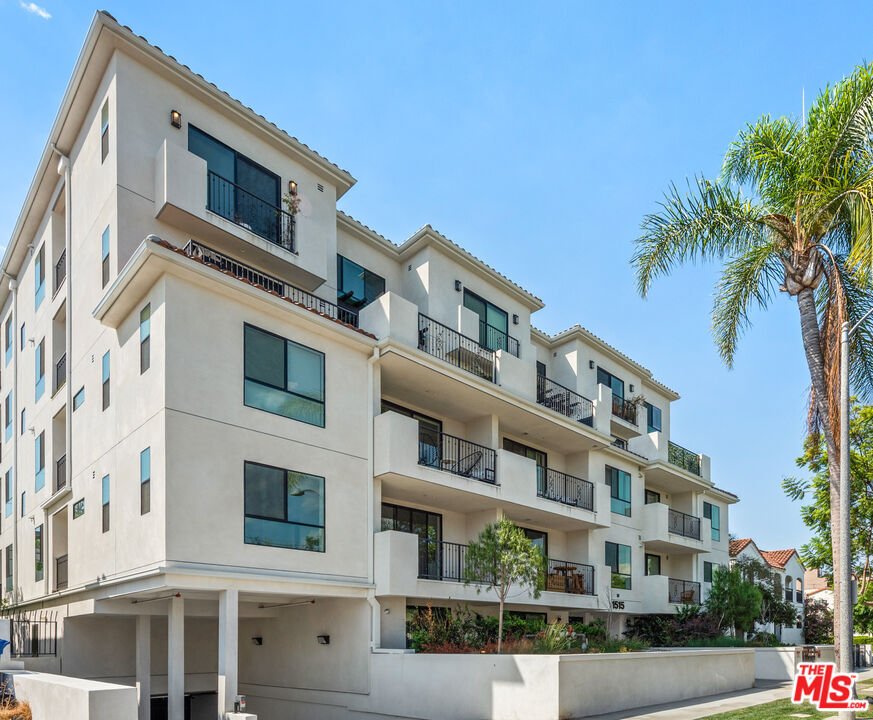 Condo Los Angeles In Los Angeles, Ca, United States For Sale (12504818)