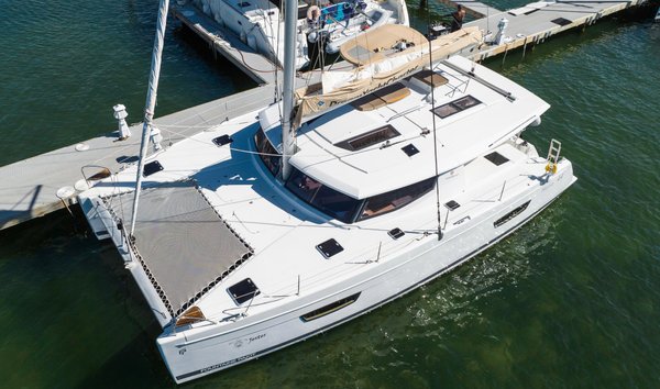 Fountaine Pajot helia (12505237)