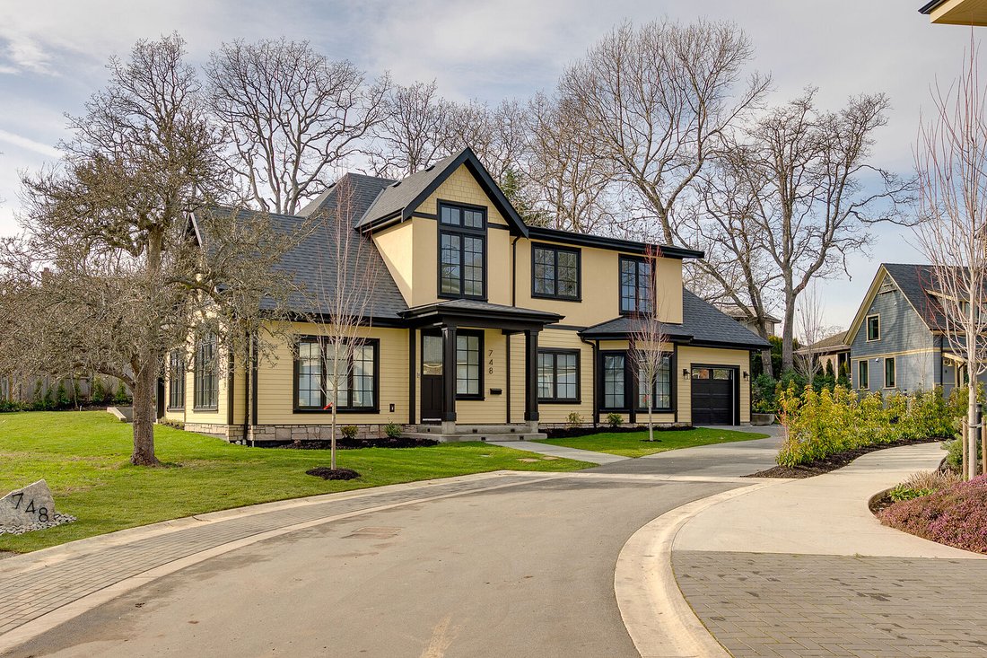 Rockland Custom Built Home In Victoria, British Columbia, Canada For