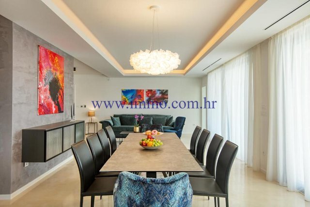 Villa in Gradska cetvrt Varos, Sibenik, Sibenik-Knin County 5 - 12506158