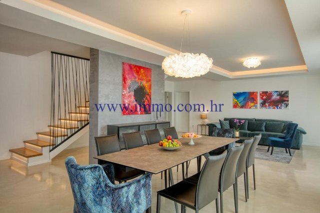 Villa in Gradska cetvrt Varos, Sibenik, Sibenik-Knin County 4 - 12506158