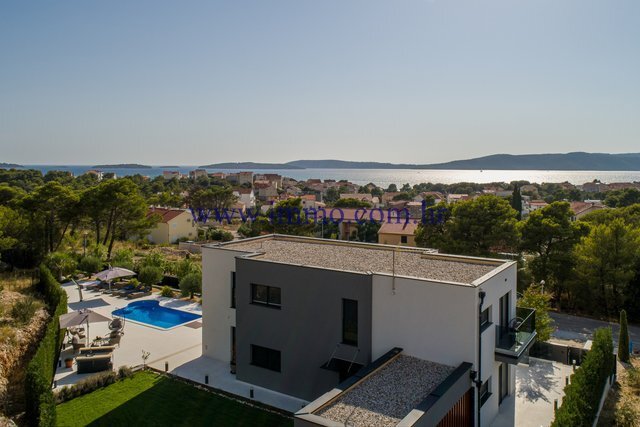 Villa in Gradska cetvrt Varos, Sibenik, Sibenik-Knin County 1 - 12508405
