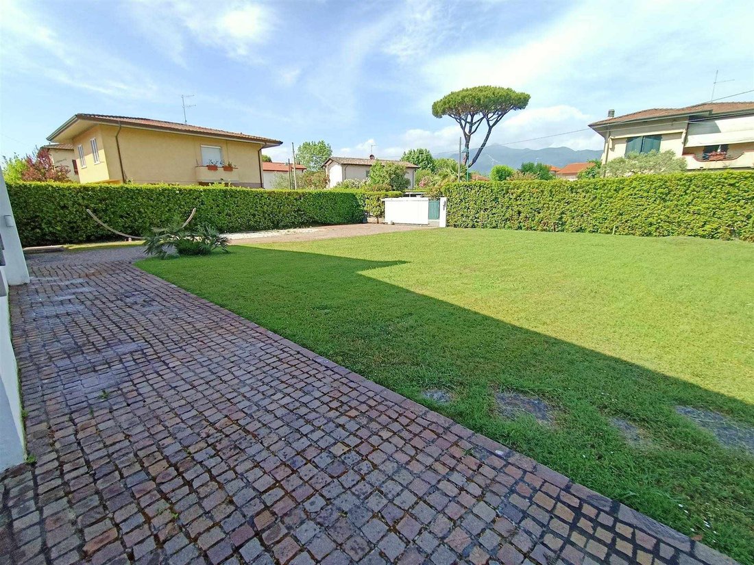 Villa in Vittoria Apuana, Forte dei Marmi, Tuscany 5 - 12511325