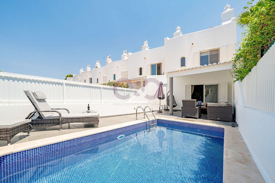 A Charming Two Bedroomed Townhouse In Vale Do Garrão In Faro, Algarve, Portugal For Sale (12511382)