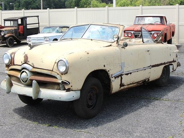 1949 Ford Custom Convertible in Morgantown, United States 1