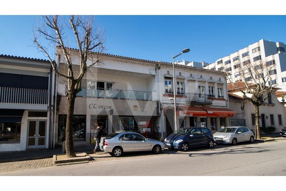 Moradia T6 Com Quintal, No In Valença, Viana Do Castelo District