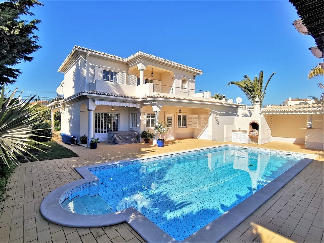 Villa in Carvoeiro, Algarve, Portugal 1 - 12511729