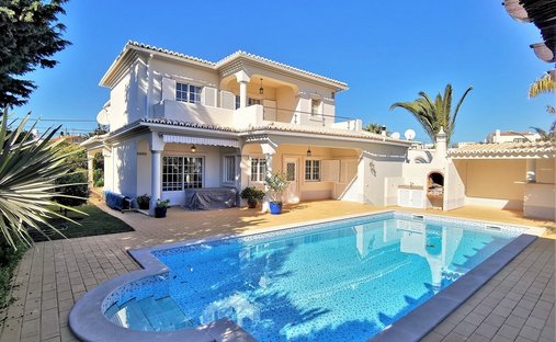 Villa in Lagoa e Carvoeiro, Algarve, Portugal 1
